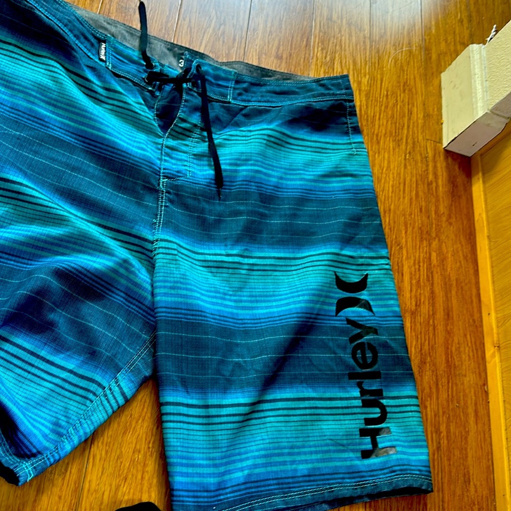 Hurley men’s board shorts